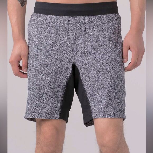 Men’s Lululemon T.H.E. Shorts Lined 9" Inseam Gray/Black - Picture 1 of 6